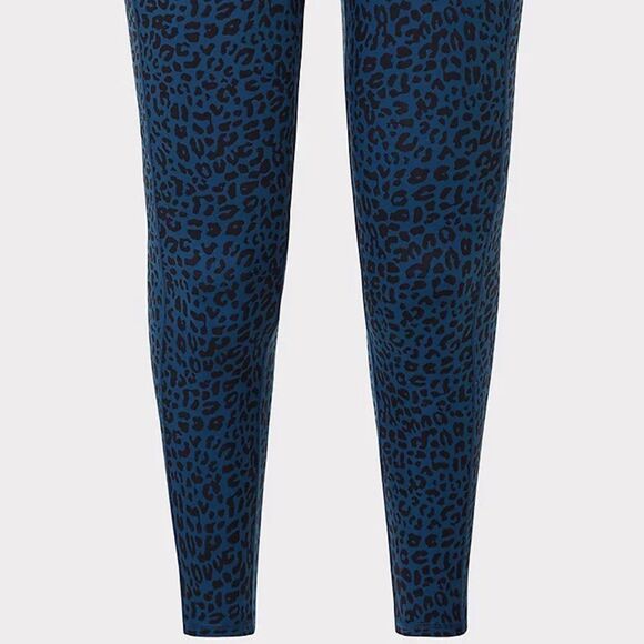 🆕 Torrid Cheetah Crop Wicking Active Legging Pockets - Picture 6 of 6